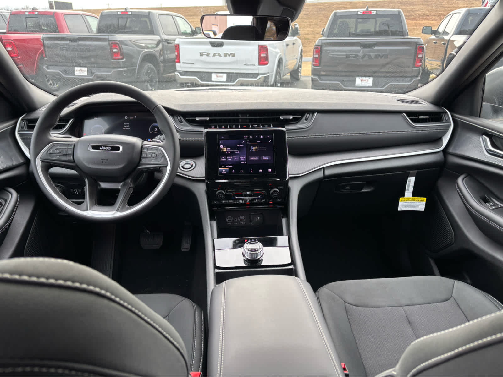 2025 Jeep Grand Cherokee Laredo