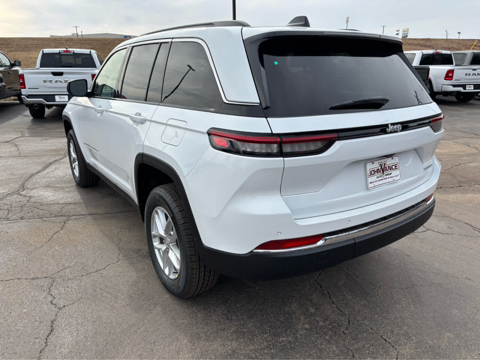 2025 Jeep Grand Cherokee Laredo