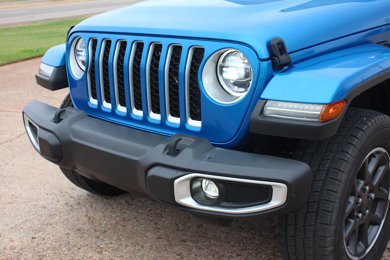 2022 Jeep Gladiator Overland