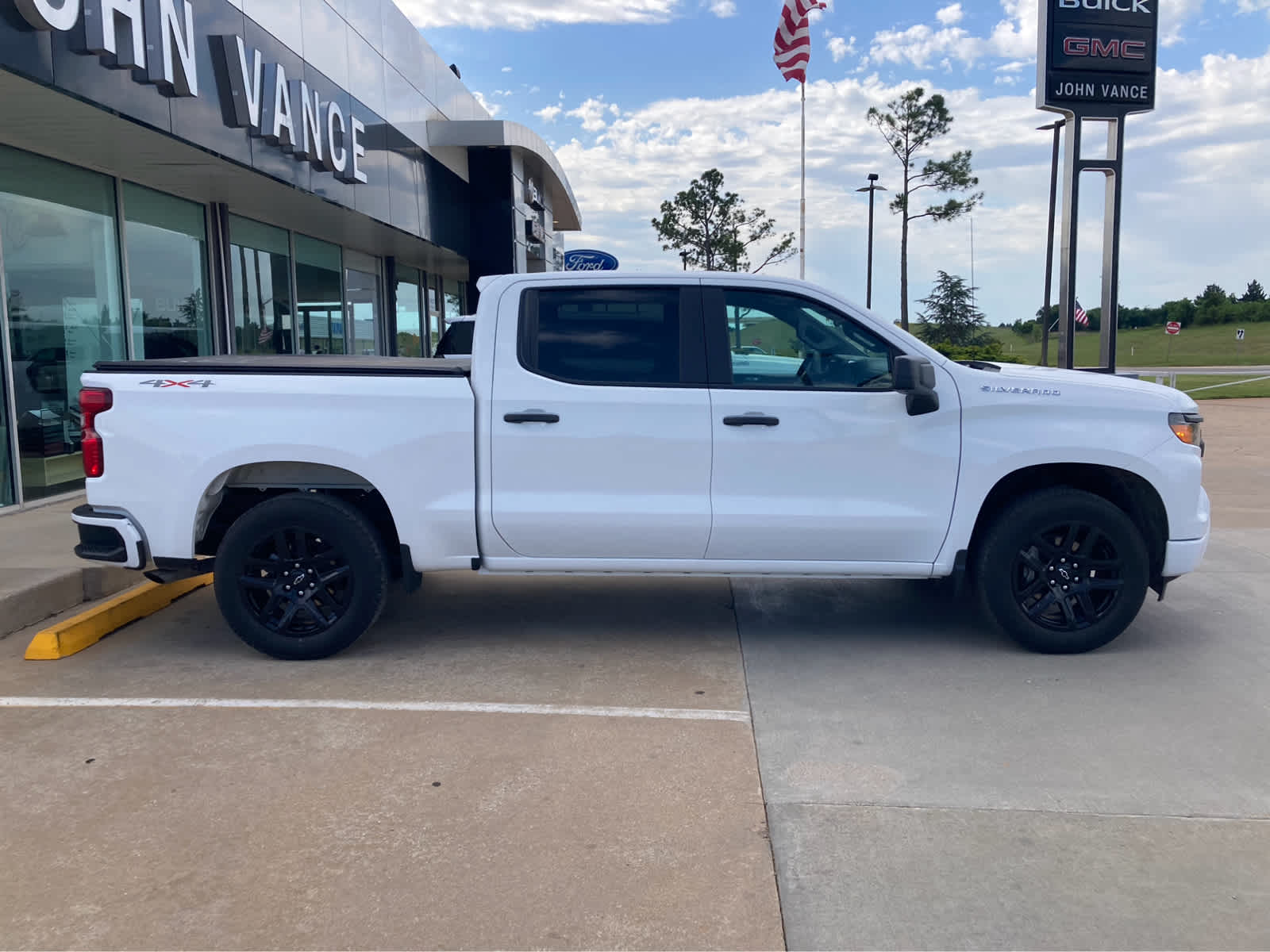 2023 Chevrolet Silverado 1500 Custom