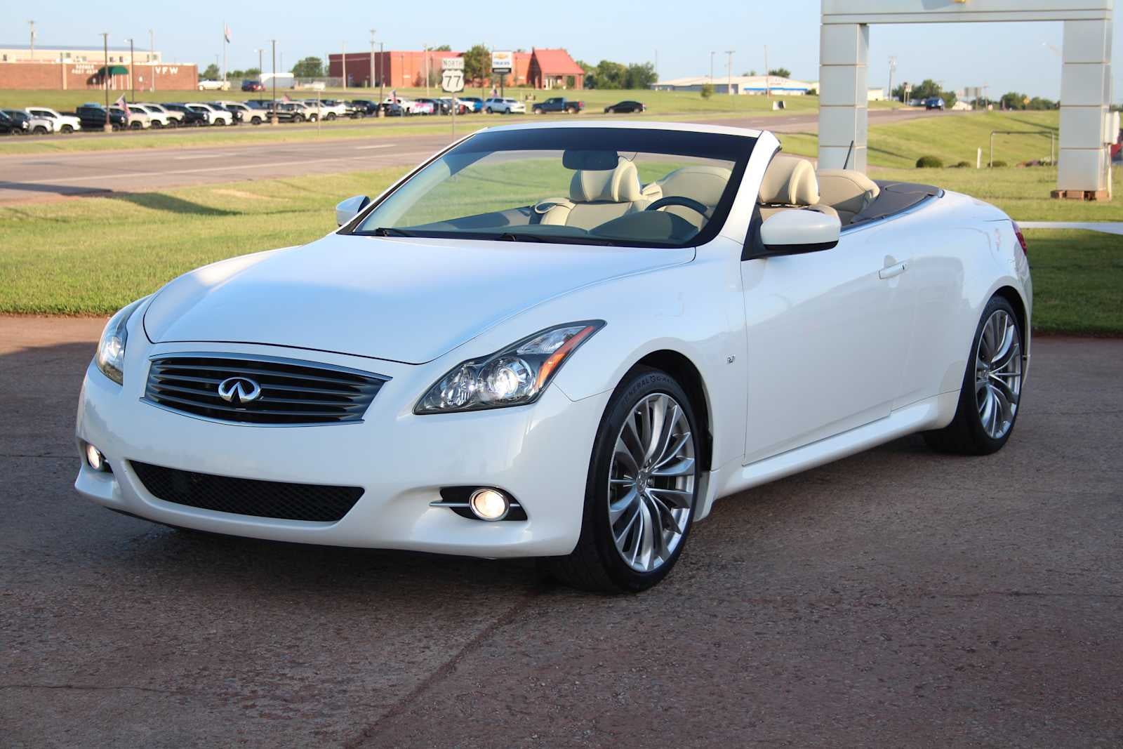 2014 INFINITI Q60 2dr