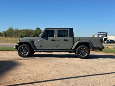 2022 Jeep Gladiator Overland
