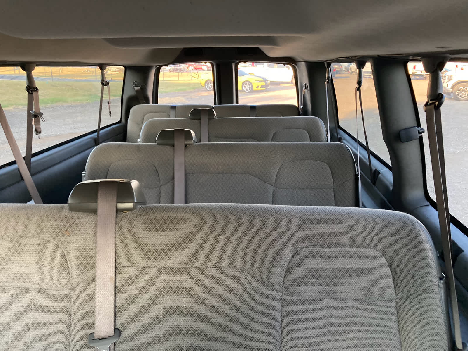2025 Chevrolet Express Passenger 1LT