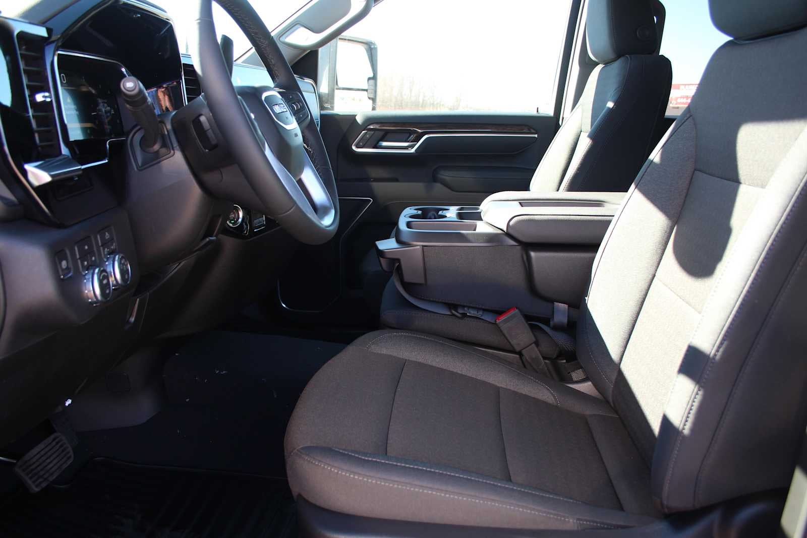 2026 GMC Sierra 3500HD SLE DRW