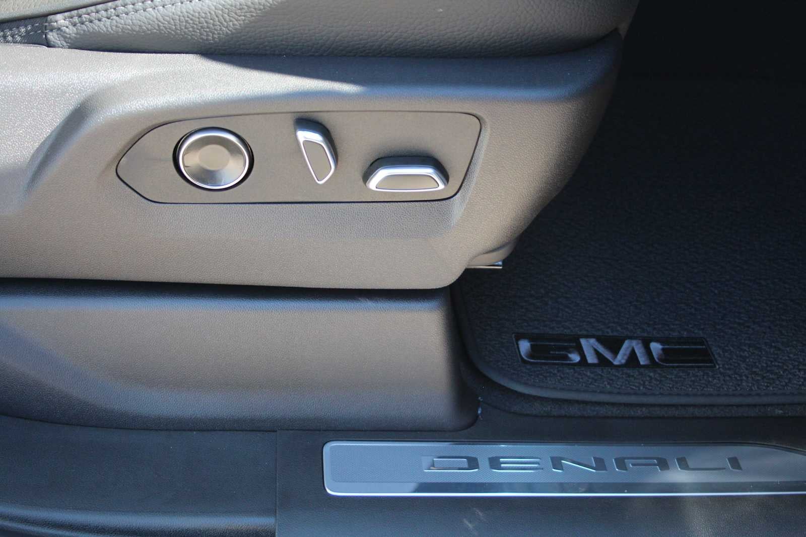 2026 GMC Sierra 3500HD Denali DRW