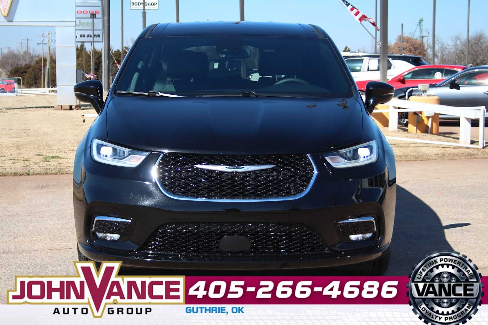 2025 Chrysler Pacifica Select