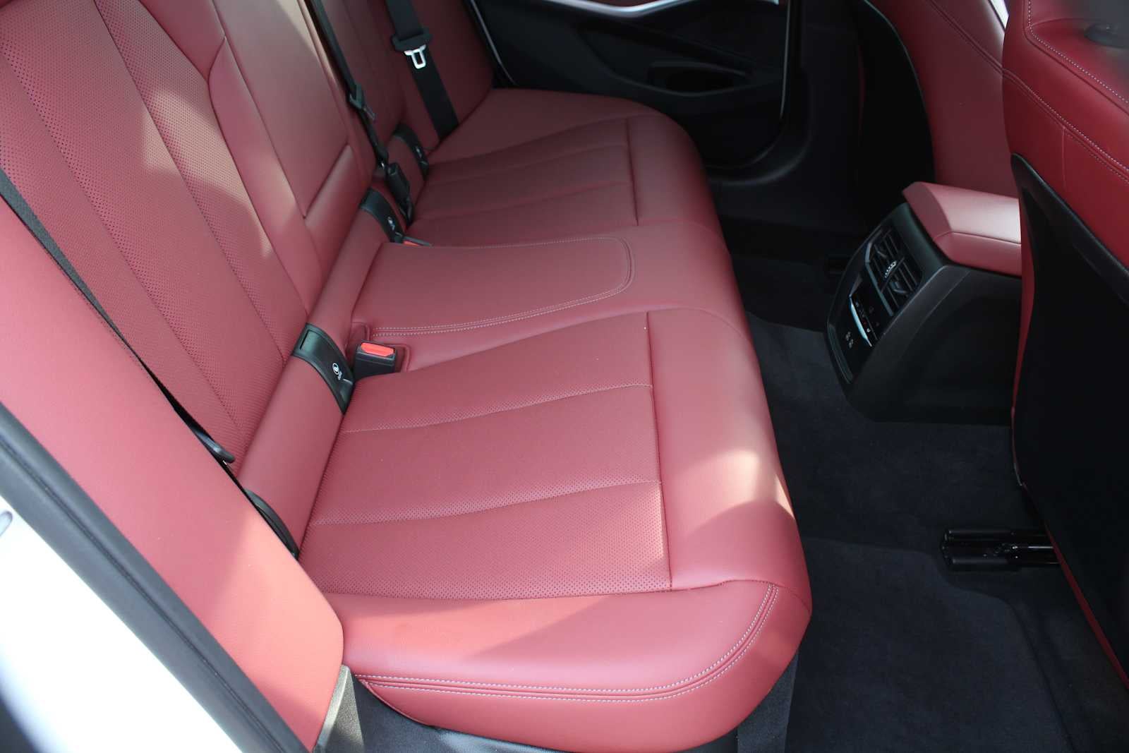 2024 BMW 3 Series 330i