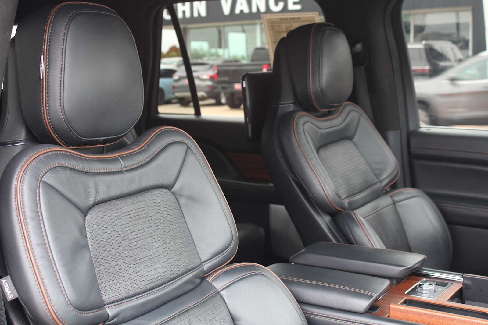 2022 Lincoln Navigator L Black Label