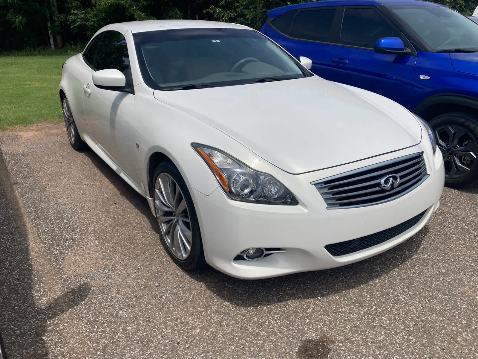 2014 INFINITI Q60 Convertible Base