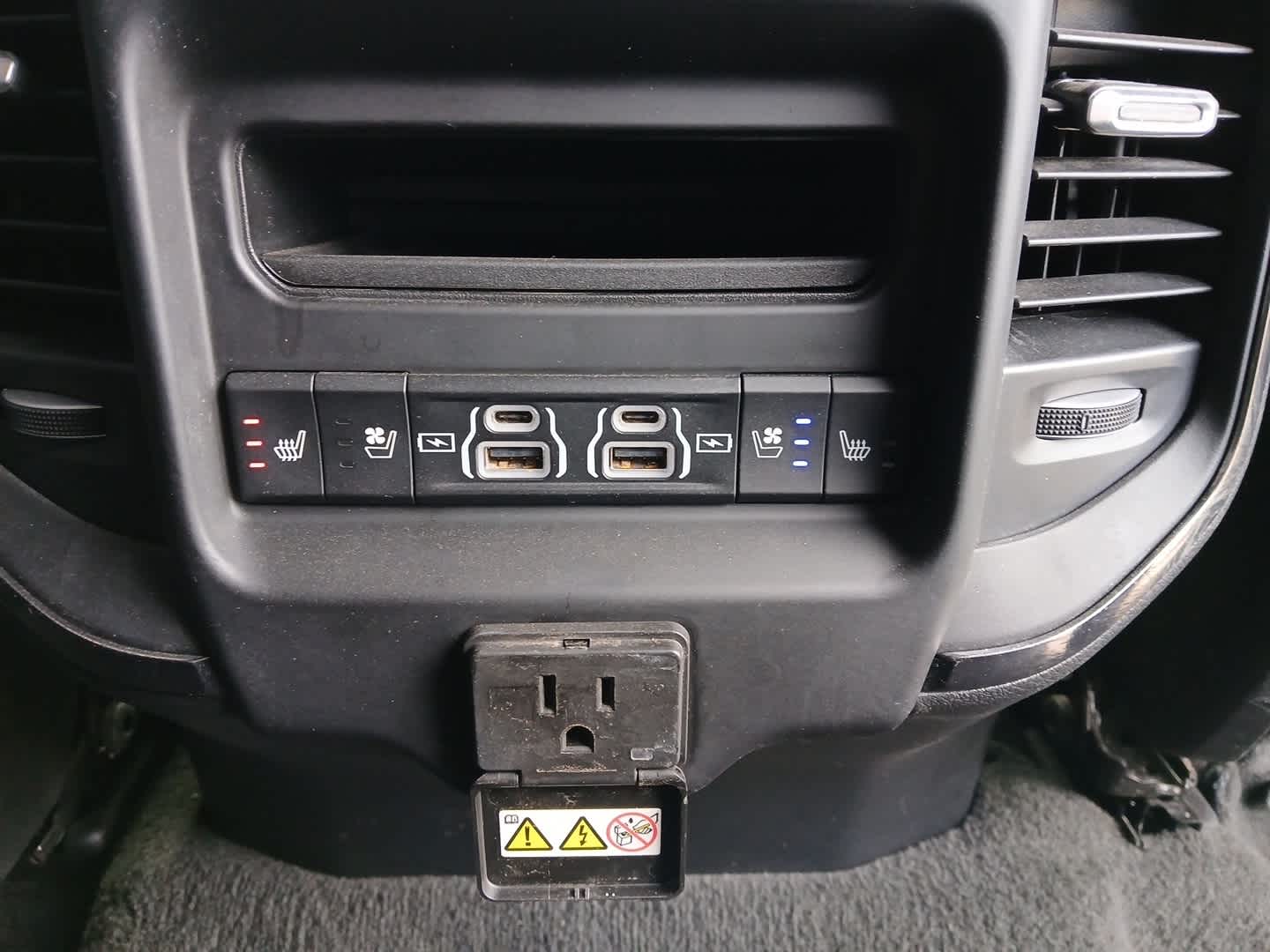 2024 RAM Ram 1500 Limited Crew Cab 4x4 5'7' Box