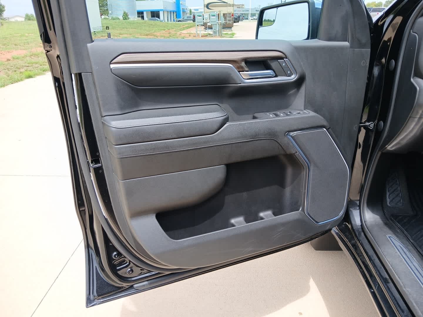 2023 Chevrolet Silverado 1500 4WD Double Cab Standard Bed LT