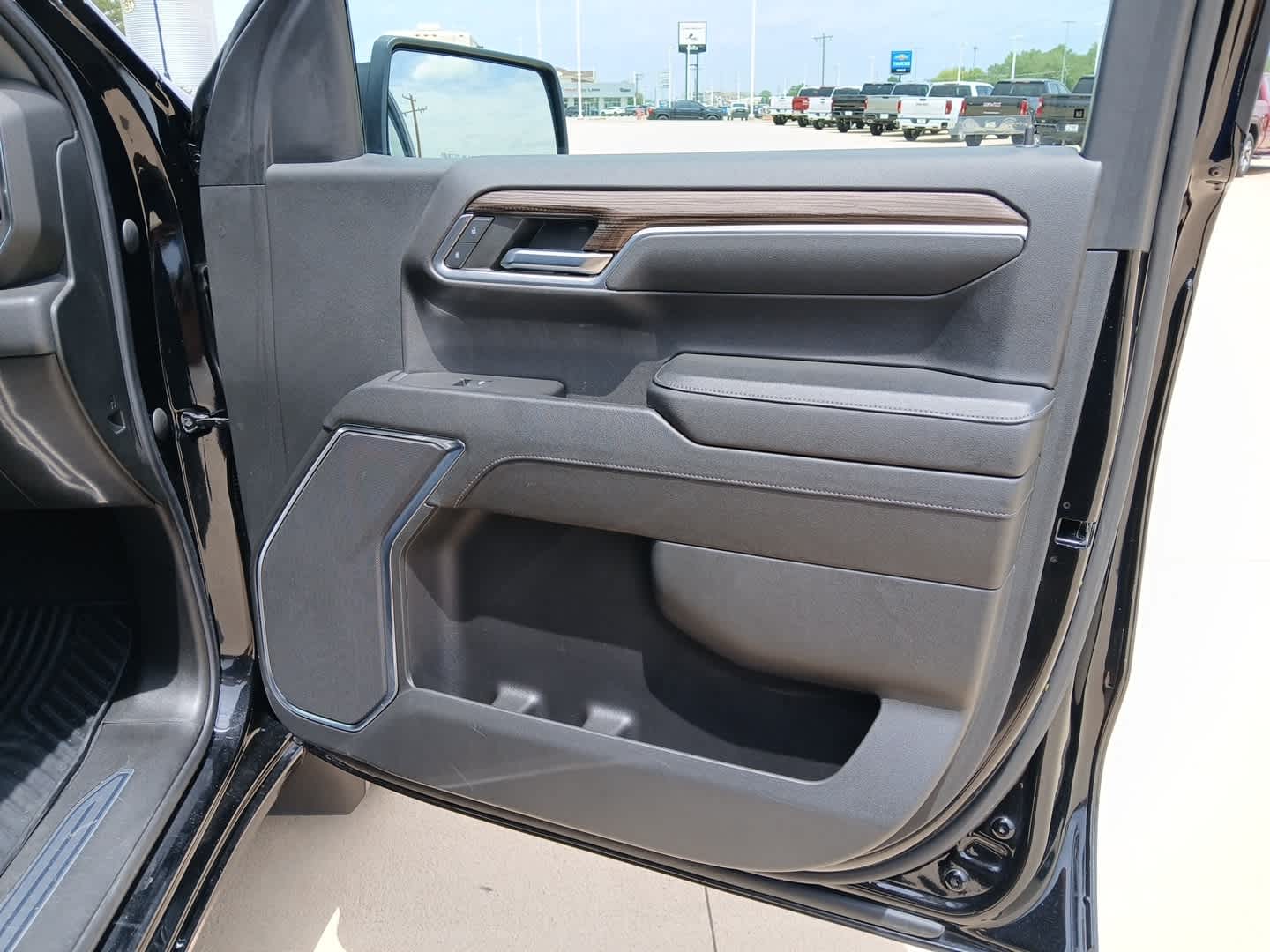 2023 Chevrolet Silverado 1500 4WD Double Cab Standard Bed LT