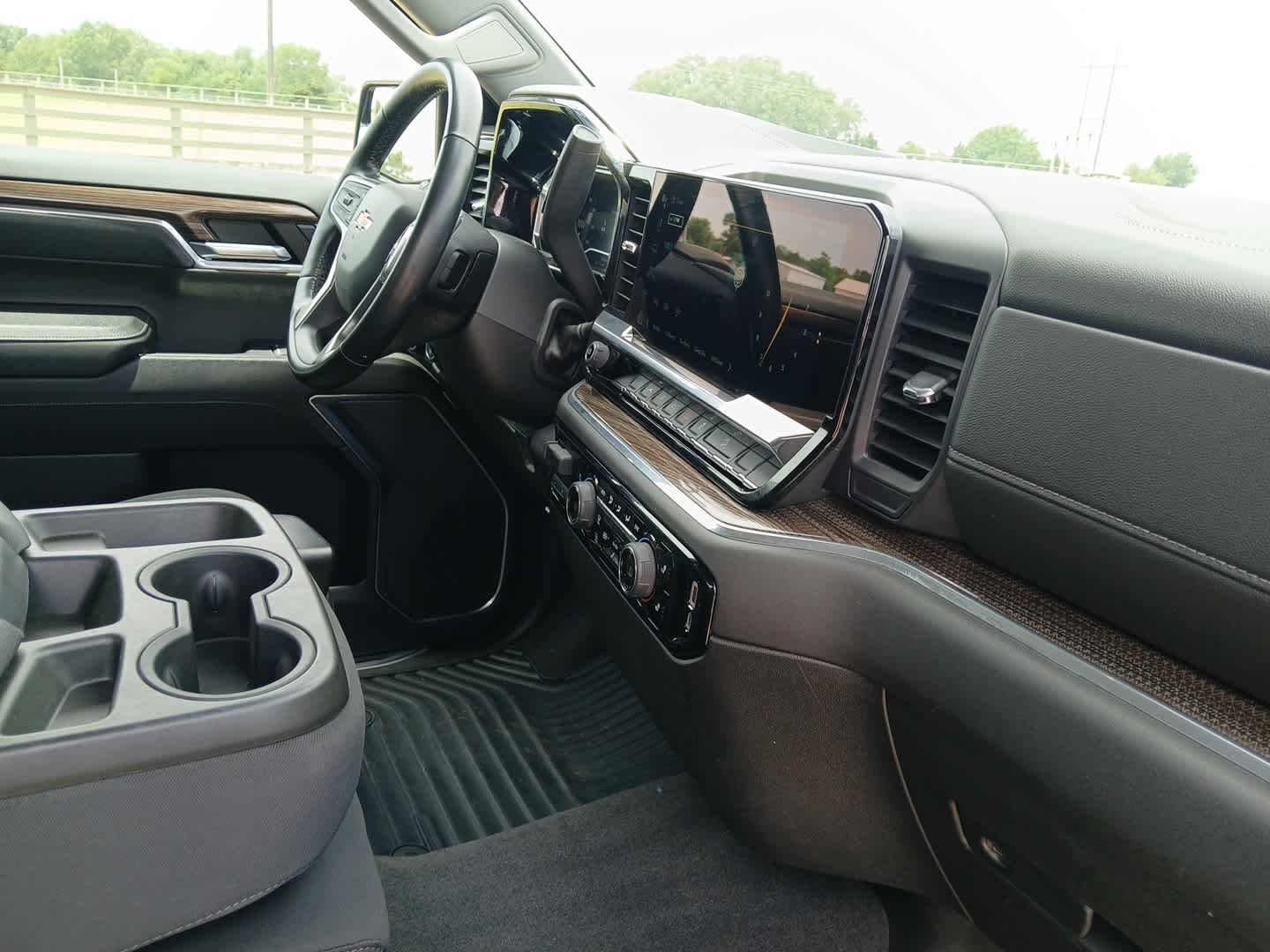 2023 Chevrolet Silverado 1500 4WD Double Cab Standard Bed LT