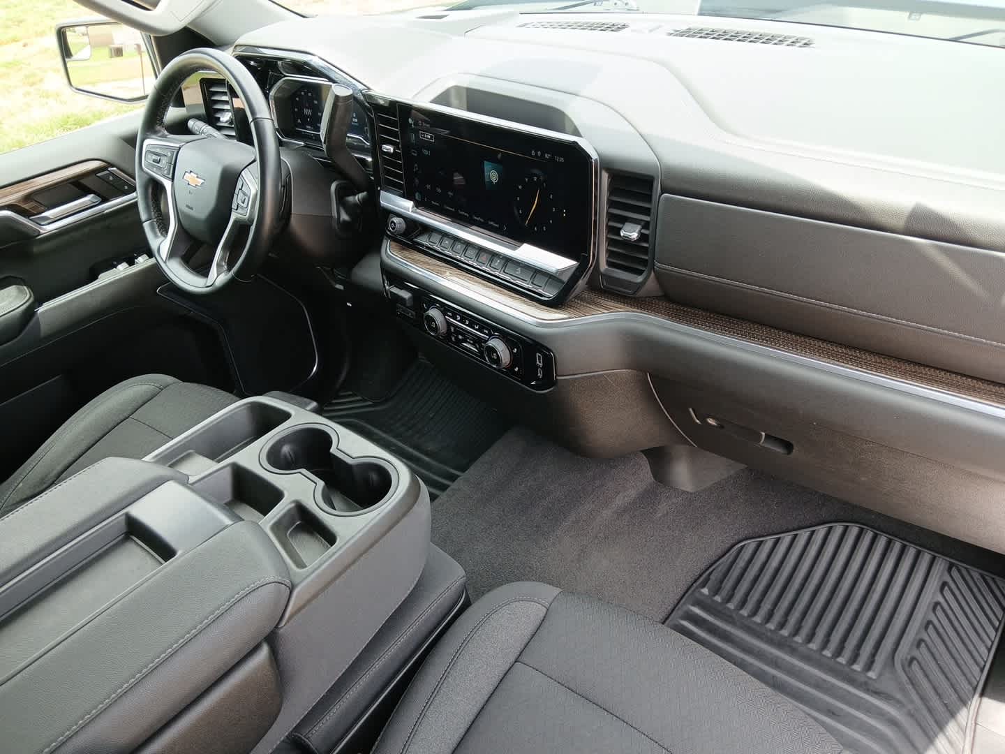 2023 Chevrolet Silverado 1500 4WD Double Cab Standard Bed LT