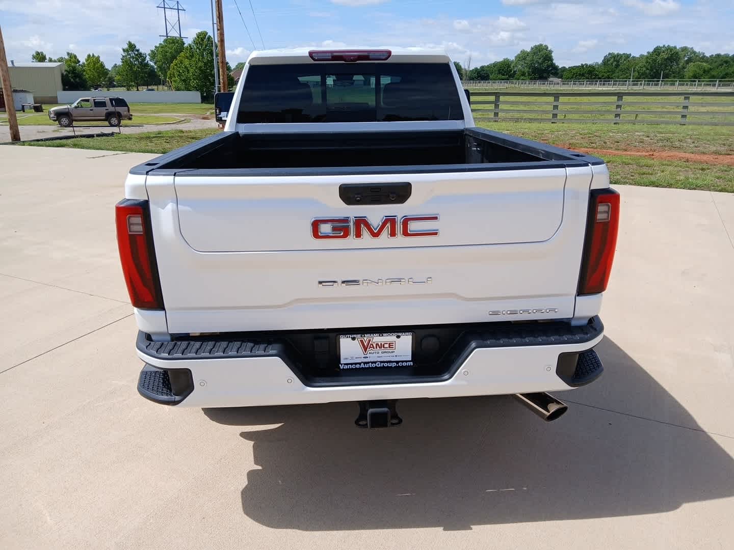 2024 GMC Sierra 2500HD 4WD Crew Cab Standard Bed Denali