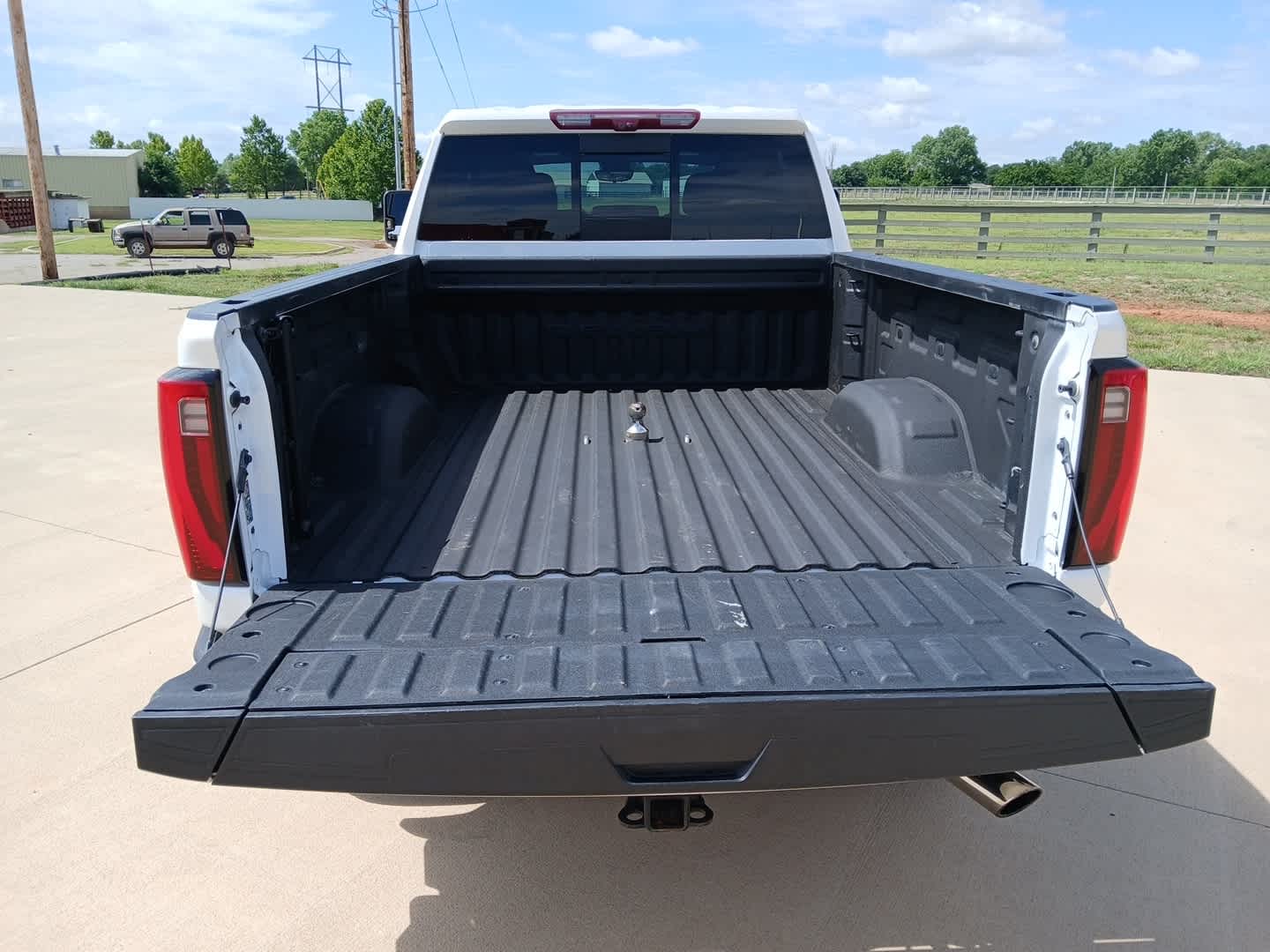 2024 GMC Sierra 2500HD 4WD Crew Cab Standard Bed Denali