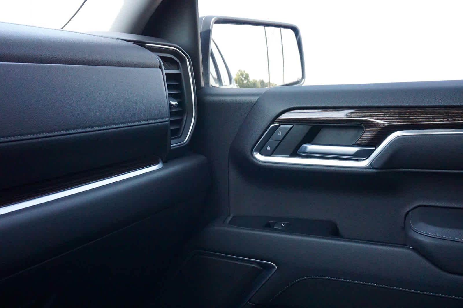 2022 GMC Sierra 1500 4WD Crew Cab Short Box Elevation