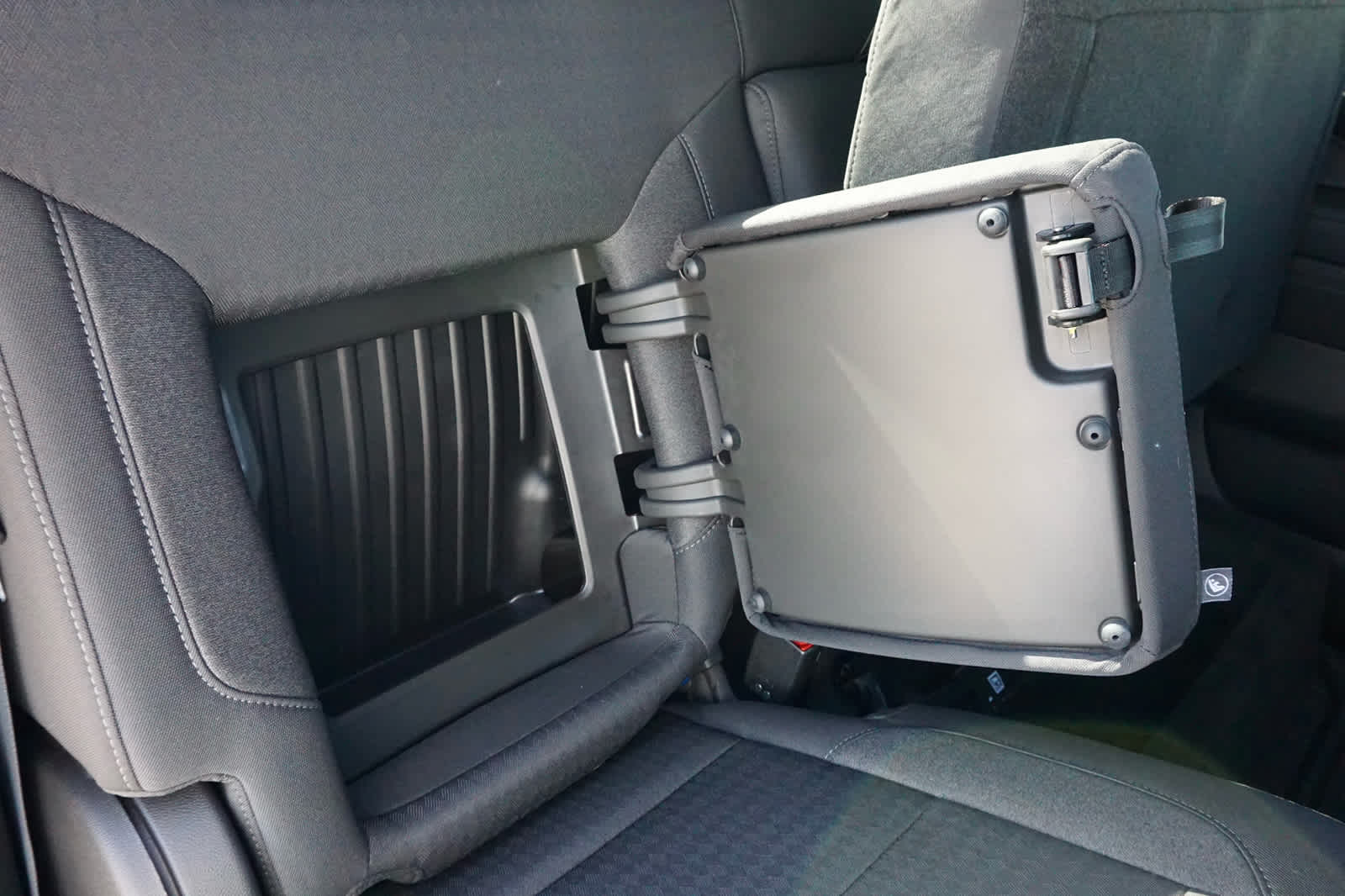 2022 GMC Sierra 1500 4WD Crew Cab Short Box Elevation