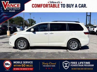 2017 Toyota Sienna XLE Auto Access Seat
