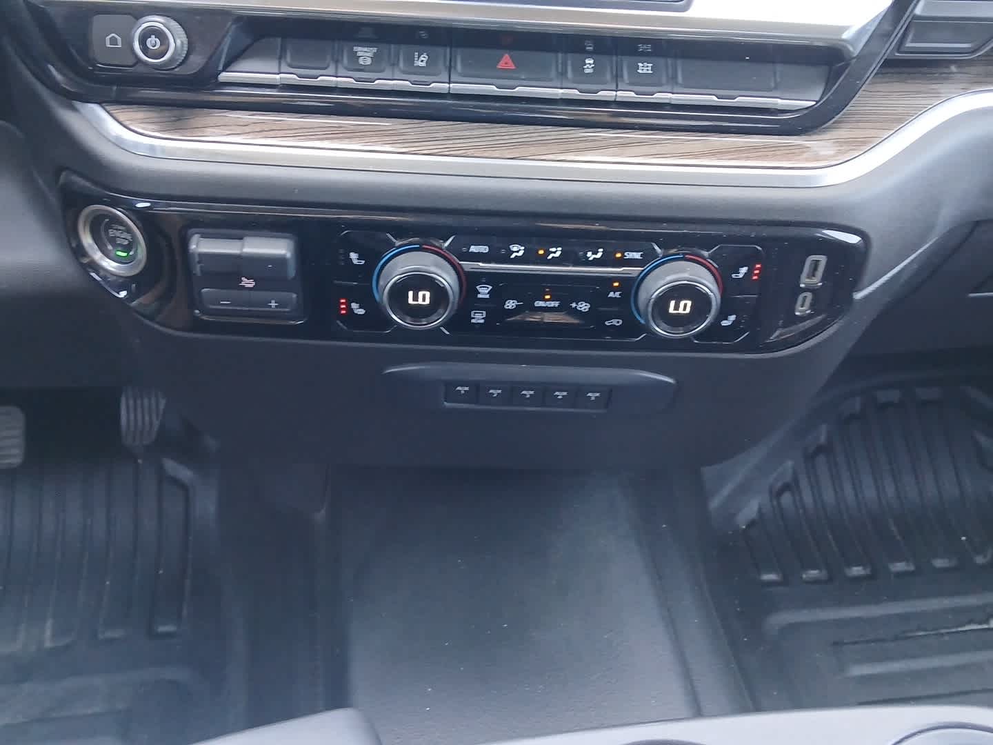 2024 Chevrolet Silverado 3500 HD Chassis Cab LT