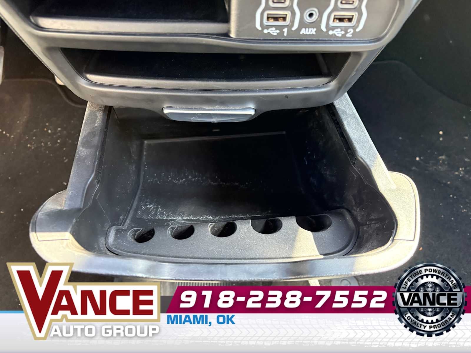 2025 Chrysler Voyager LX