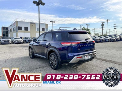 2024 Nissan Pathfinder SL