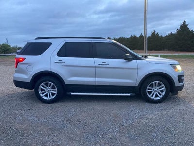 2017 Ford Explorer Base