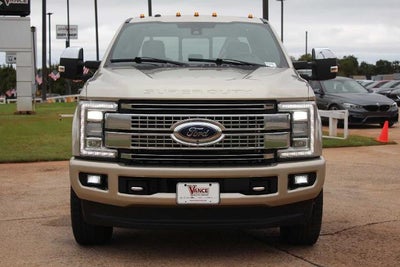 2017 Ford Super Duty F-350 SRW Pickup Platinum
