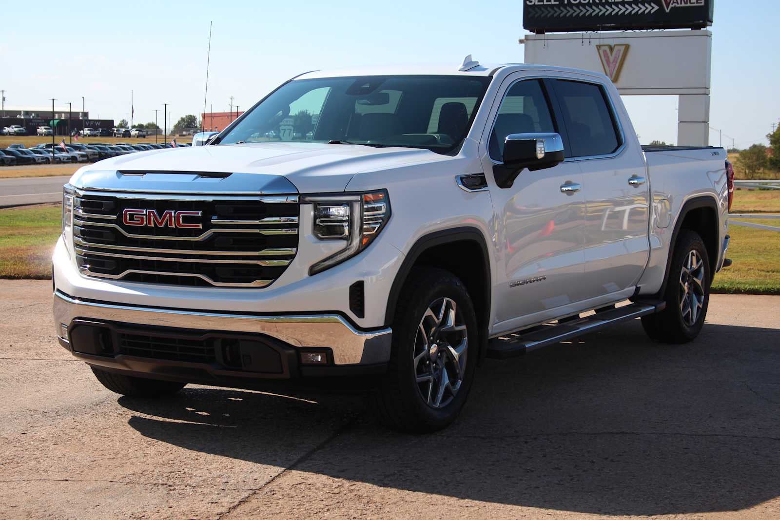 2023 GMC Sierra 1500 SLT